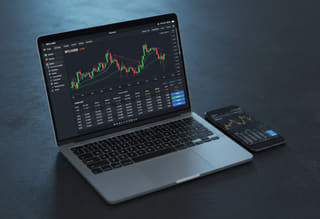 Controlla l'attività — visualizza lo storico delle operazioni e l'attività dell'account
